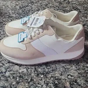 TIME and TRU Memory Foam Women's Sneakers size 10